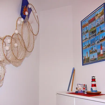 Raum In Fehmarn Orth, Cleaning Included * Orth